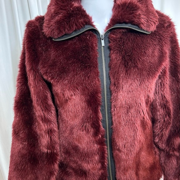 Express burgundy faux fur Red Jacket - Picture 6 of 7
